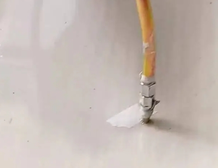 雄县瓷砖空鼓维修公司专业解答在瓷砖铺贴过程中，如果使用的砂料过粗（如全部使用了粗砂），可能会导致以下问题
